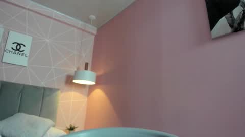 Snapshot of dolly_zoe chatting on 10-31-25, 08:15 Call me Zoe online show from 10-31-25, 08:15