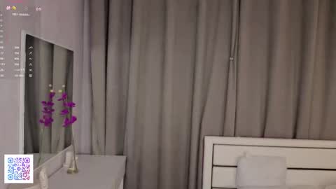 Emilia online show from 12-17-25, 04:18