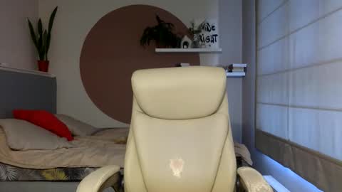 DOM MUMMY online show from 09-09-25, 06:35