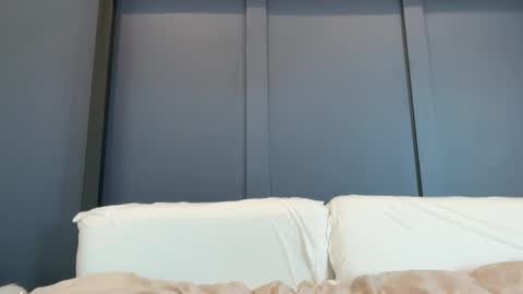 Snapshot of domd3 chatting on 12-14-25, 09:30 Dom online show from 12-14-25, 09:30