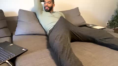 Domi online show from 02-21-25, 08:38