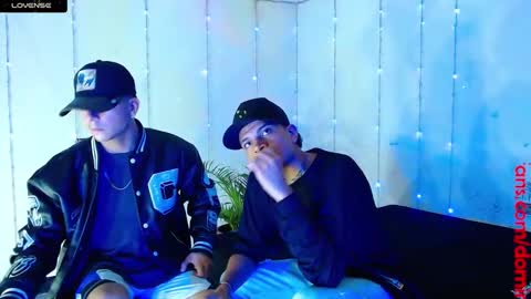 Snapshot of dominic_hanks chatting on 03-11-25, 04:21 DOMINIC AND ANDREW online show from 03-11-25, 04:21