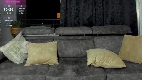 SANTI  independent model online show from 01-17-25, 05:11