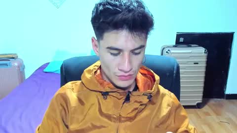 Snapshot of dominic_radccliffe chatting on 10-07-25, 03:14 Your real love online show from 10-07-25, 03:14