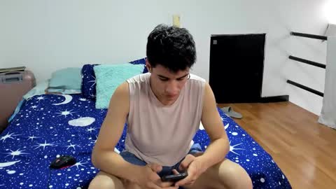 Snapshot of dominic_radccliffe chatting on 10-22-25, 06:40 Your real love online show from 10-22-25, 06:40