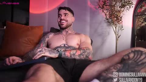 Snapshot of dominic_sullivan1 chatting on 10-23-25, 05:18 Dominic Sullivan online show from 10-23-25, 05:18