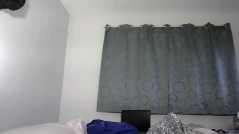 Snapshot of dominicanorico chatting on 10-08-25, 10:40 luis online show from 10-08-25, 10:40