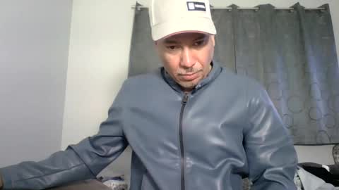 Snapshot of dominicanorico chatting on 10-12-25, 05:34 luis online show from 10-12-25, 05:34