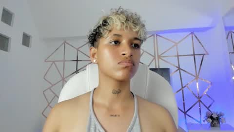 Snapshot of dominick_joness chatting on 01-11-25, 11:46 Dominick  online show from 01-11-25, 11:46