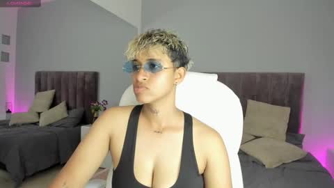 Snapshot of dominick_joness chatting on 01-19-25, 04:36 Dominick  online show from 01-19-25, 04:36