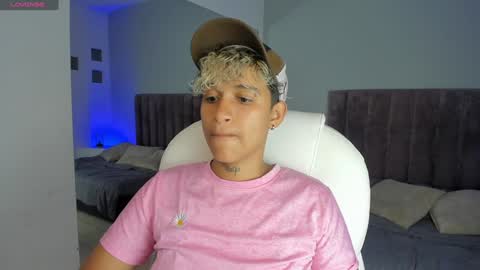 Snapshot of dominick_joness chatting on 01-22-25, 10:59 Dominick  online show from 01-22-25, 10:59