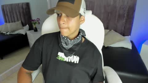 Snapshot of dominick_joness chatting on 01-29-25, 11:46 Dominick  online show from 01-29-25, 11:46