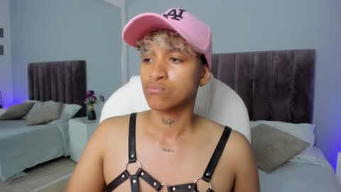 Snapshot of dominick_joness chatting on 02-08-25, 08:42 Dominick  online show from 02-08-25, 08:42