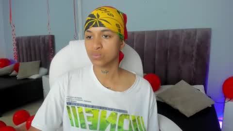 Snapshot of dominick_joness chatting on 02-15-25, 10:21 Dominick  online show from 02-15-25, 10:21