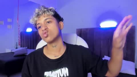 Snapshot of dominick_joness chatting on 02-19-25, 08:52 Dominick  online show from 02-19-25, 08:52