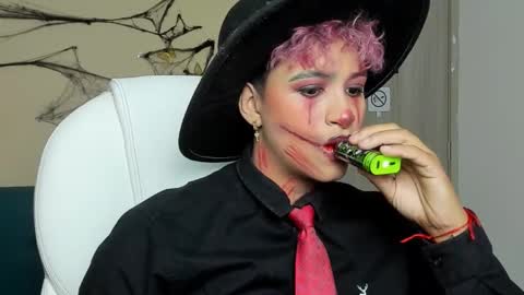 Snapshot of dominick_joness chatting on 10-12-25, 04:22 Dominick  online show from 10-12-25, 04:22