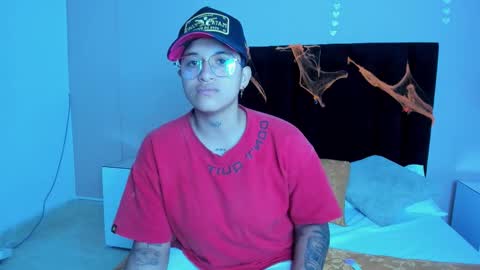 Snapshot of dominick_joness chatting on 10-16-25, 06:47 Dominick  online show from 10-16-25, 06:47