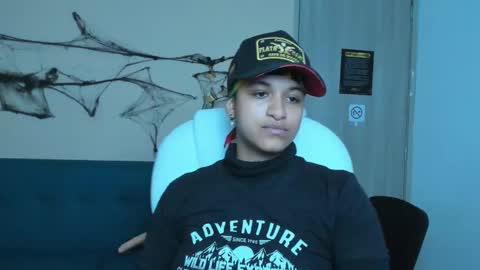 Snapshot of dominick_joness chatting on 10-18-25, 05:32 Dominick  online show from 10-18-25, 05:32