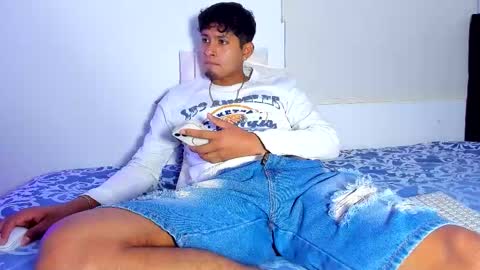 Snapshot of dominick_king chatting on 12-01-25, 01:43 Dominic online show from 12-01-25, 01:43