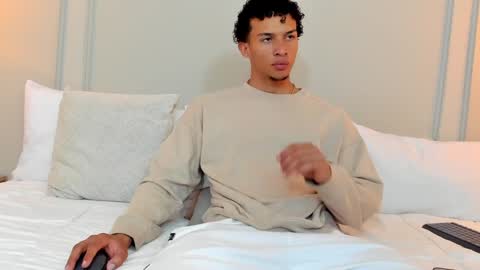 Dominick Star online show from 12-12-24, 03:43