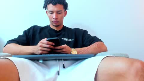 Dominick Star online show from 12-16-24, 04:23