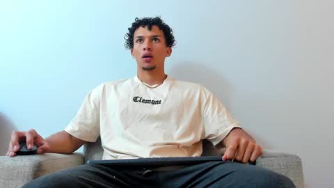 Dominick Star online show from 12-30-24, 03:25