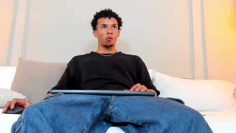 Dominick Star online show from 01-06-25, 03:42