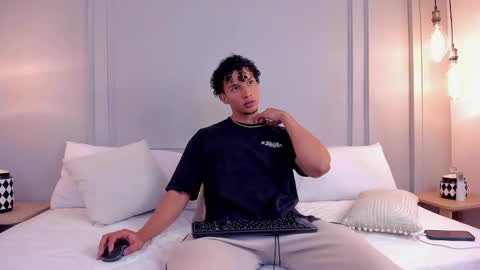 Dominick Star online show from 09-21-25, 04:03