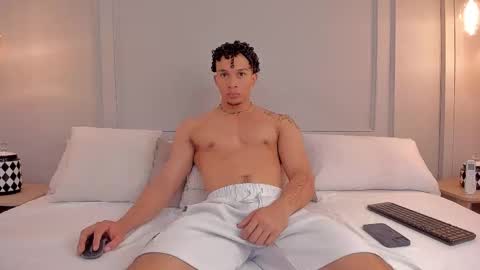 Dominick Star online show from 11-20-25, 04:12