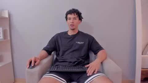 Dominick Star online show from 12-15-25, 05:01