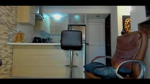 Only fans Ronnie col---InstaRonniecolleman  online show from 11-08-25, 10:30