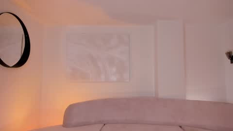 Dominique online show from 12-24-24, 09:33