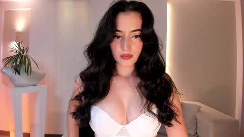 Dominique online show from 01-06-25, 01:20