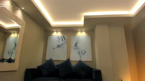 Dominique online show from 01-06-25, 10:47