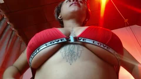 Snapshot of domink_gilr chatting on 05-14-26, 08:15 D O M I N K online show from 05-14-26, 08:15