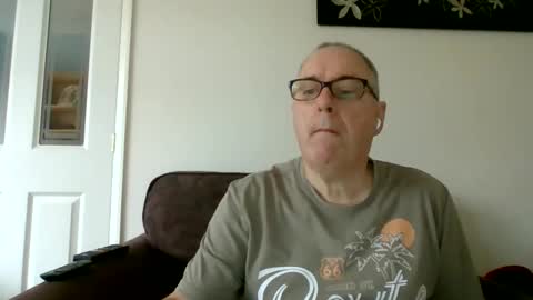 Snapshot of domjolly08 chatting on 10-11-25, 02:26 David uk online show from 10-11-25, 02:26