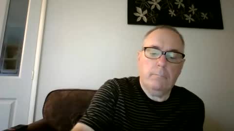 Snapshot of domjolly08 chatting on 10-18-25, 03:46 David uk online show from 10-18-25, 03:46