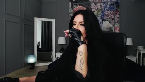 Dom Melisa online show from 12-13-24, 12:31