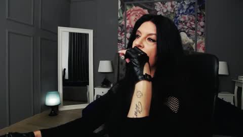 Dom Melisa online show from 01-27-25, 09:33