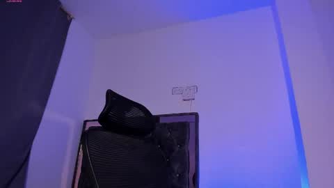 Donat Independent Model online show from 04-16-26, 01:50