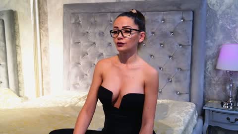 Snapshot of donna_klein chatting on 12-29-24, 10:03 Donna online show from 12-29-24, 10:03