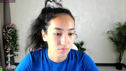 Aura online show from 09-22-25, 03:41