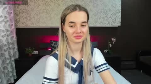 Snapshot of donnaaa_evans chatting on 02-07-25, 04:06 Donna On GMT2 Mon-Fri 3-9 AM online show from 02-07-25, 04:06