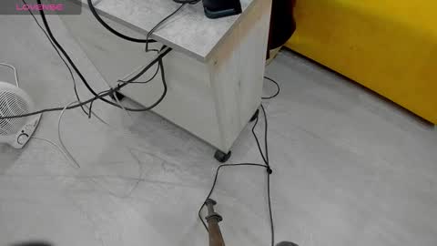 Snapshot of donnaaa_evans chatting on 02-08-25, 06:12 Donna On GMT2 Mon-Fri 3-9 AM online show from 02-08-25, 06:12