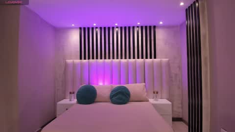  Donna Stonne  online show from 09-30-25, 03:33