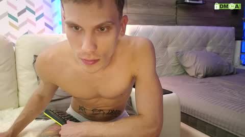 Snapshot of donnikon chatting on 09-11-25, 08:31 Nikon online show from 09-11-25, 08:31