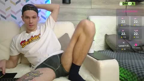 Snapshot of donnikon chatting on 09-27-25, 02:44 Nikon online show from 09-27-25, 02:44