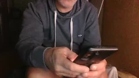 Snapshot of dontwalkonthegrass2 chatting on 02-27-25, 12:02 frenchfirefighter online show from 02-27-25, 12:02