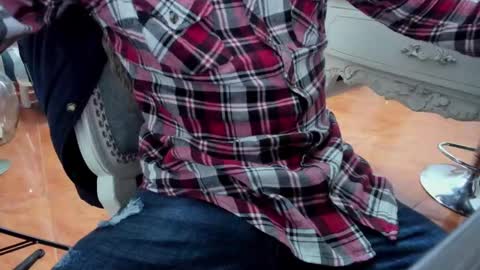 Nicolle online show from 02-26-25, 05:39