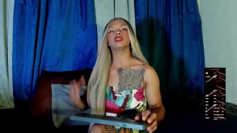 Nicolle online show from 10-11-25, 09:24